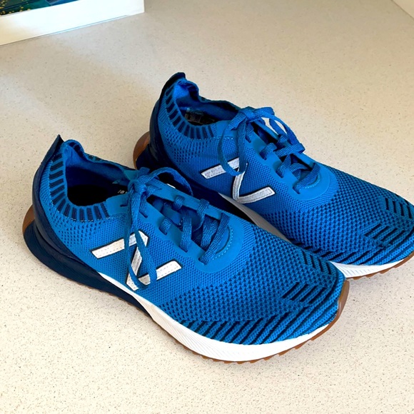 COPY - Women’s New Balance Fuel Cell- 8 EUC - Picture 1 of 2
